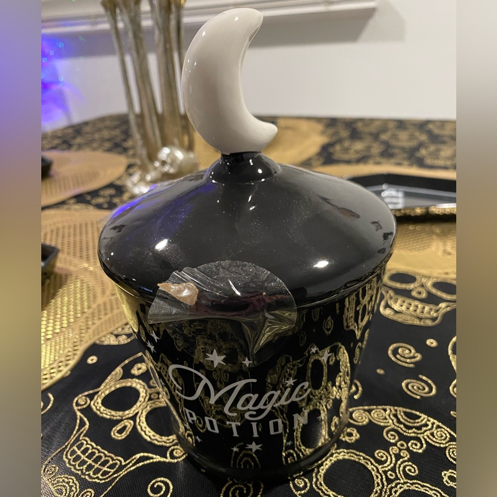 Target Bullseye Magic Potion Halloween Cookie Jar Vessel Container new
